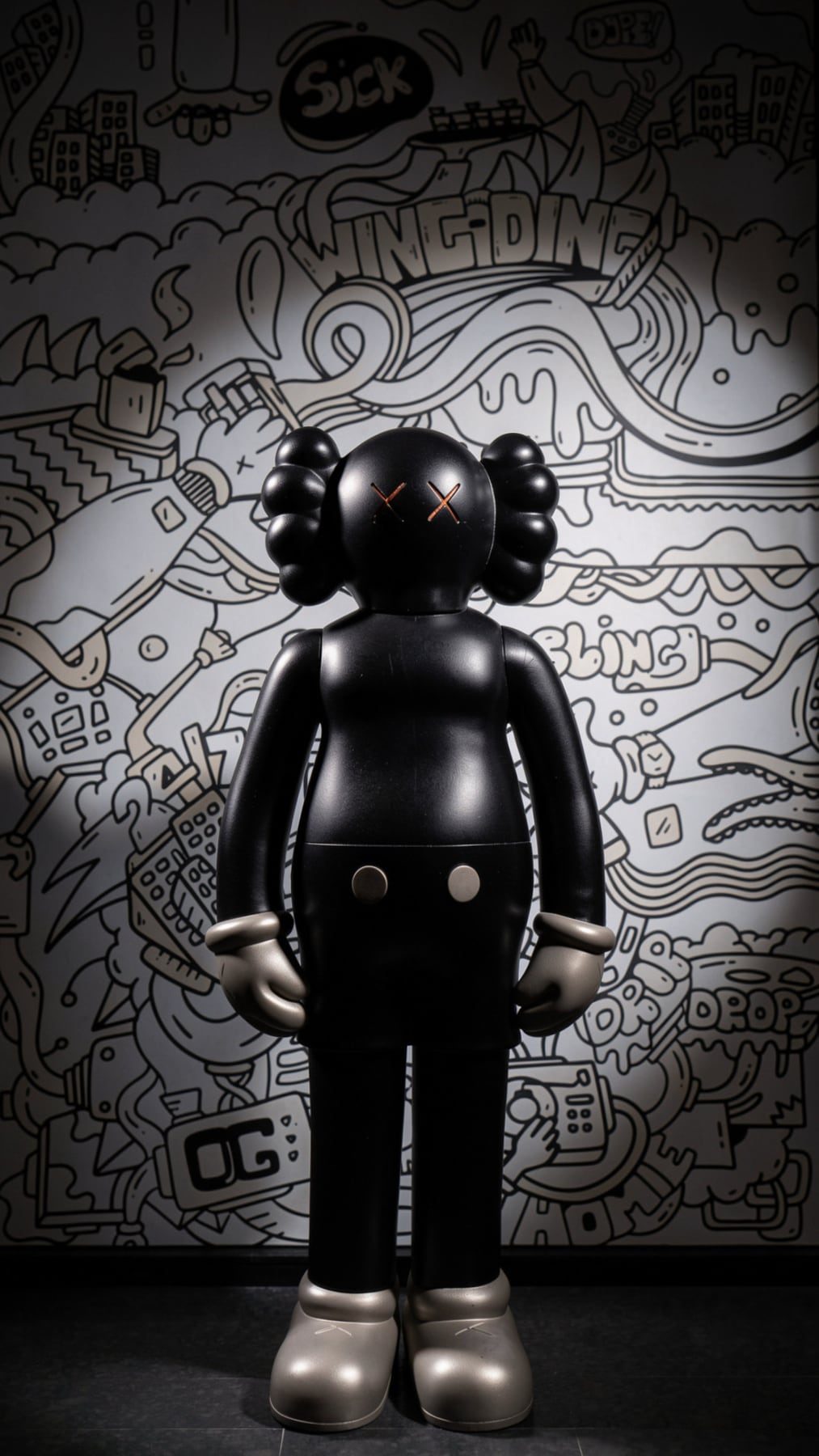 House of People, HOP Noir — The figure